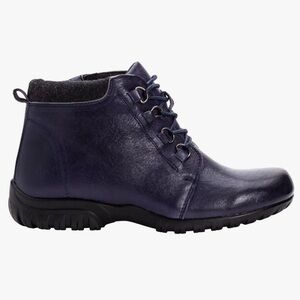 Propet Delaney Waterproof Bootie 9N  AA